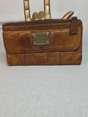Fossil Tan/Brown Leather Zip Clutch Wallet